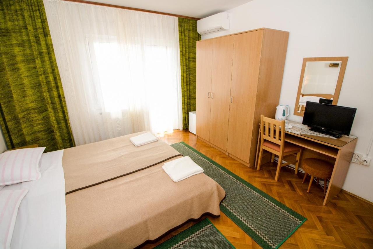 Rooms & Apartment Albina บัชกา ภายนอก รูปภาพ