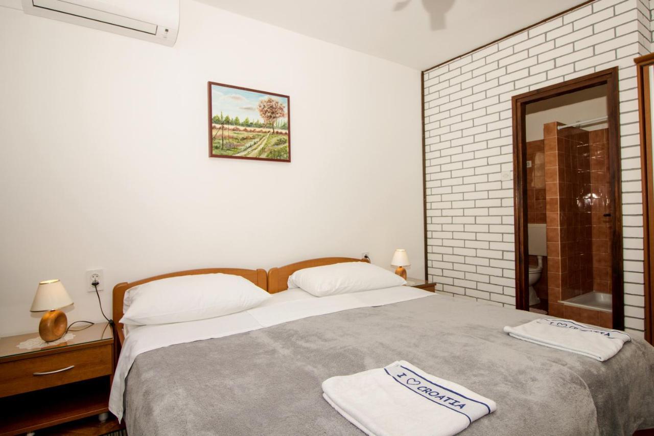 Rooms & Apartment Albina บัชกา ภายนอก รูปภาพ