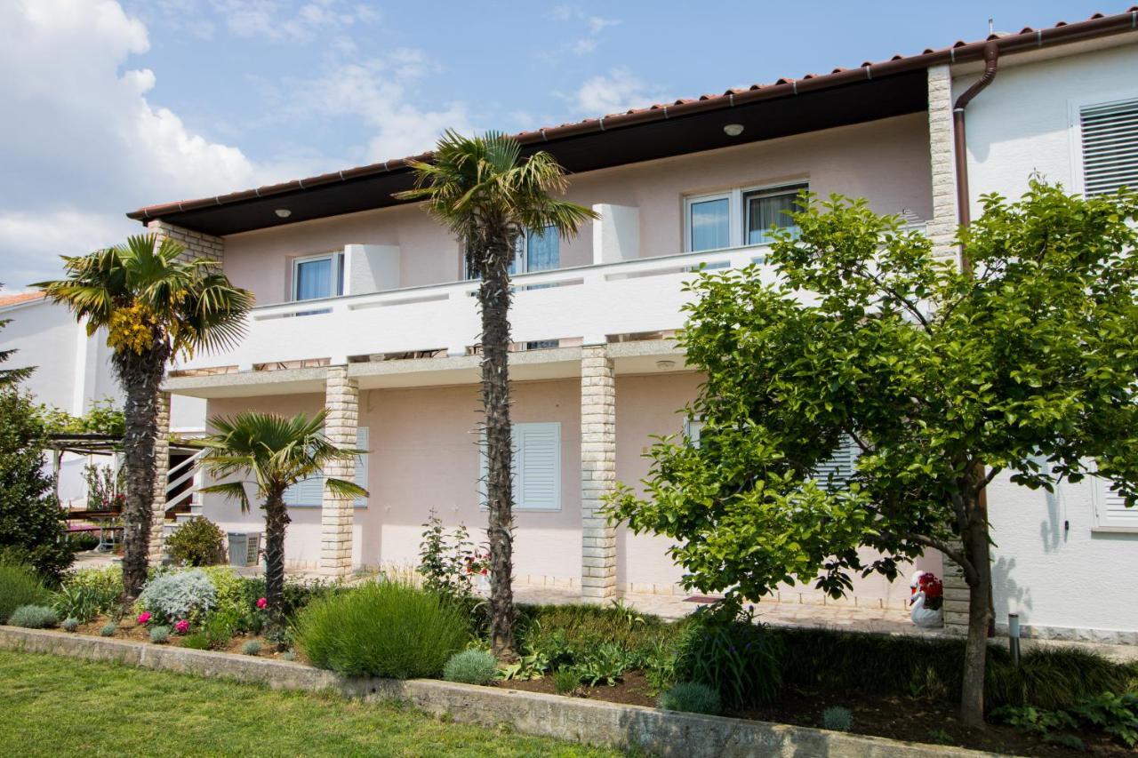 Rooms & Apartment Albina บัชกา ภายนอก รูปภาพ